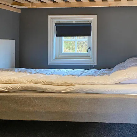 2 Bedroom Cozy In Straumgjerde