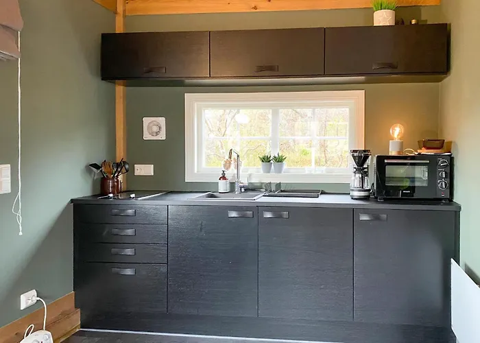 2 Bedroom Cozy In Straumgjerde *