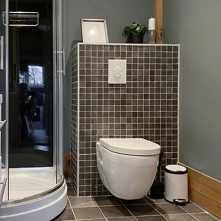 2 Bedroom Cozy In Straumgjerde * Brunstad