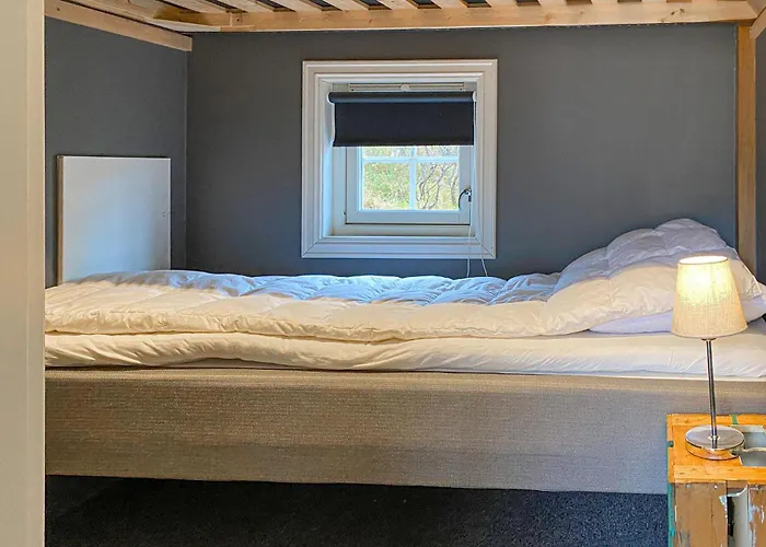 2 Bedroom Cozy In Straumgjerde