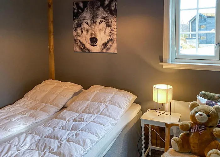 2 Bedroom Cozy In Straumgjerde Nyaraló *